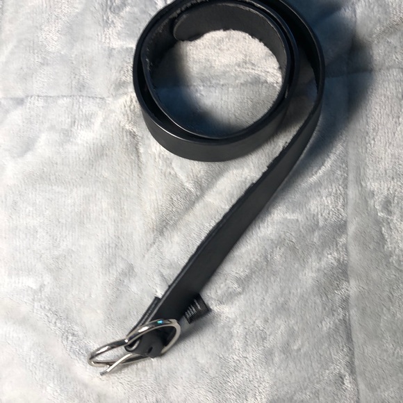 brandy belts! 🖤 - Picture 2 of 3